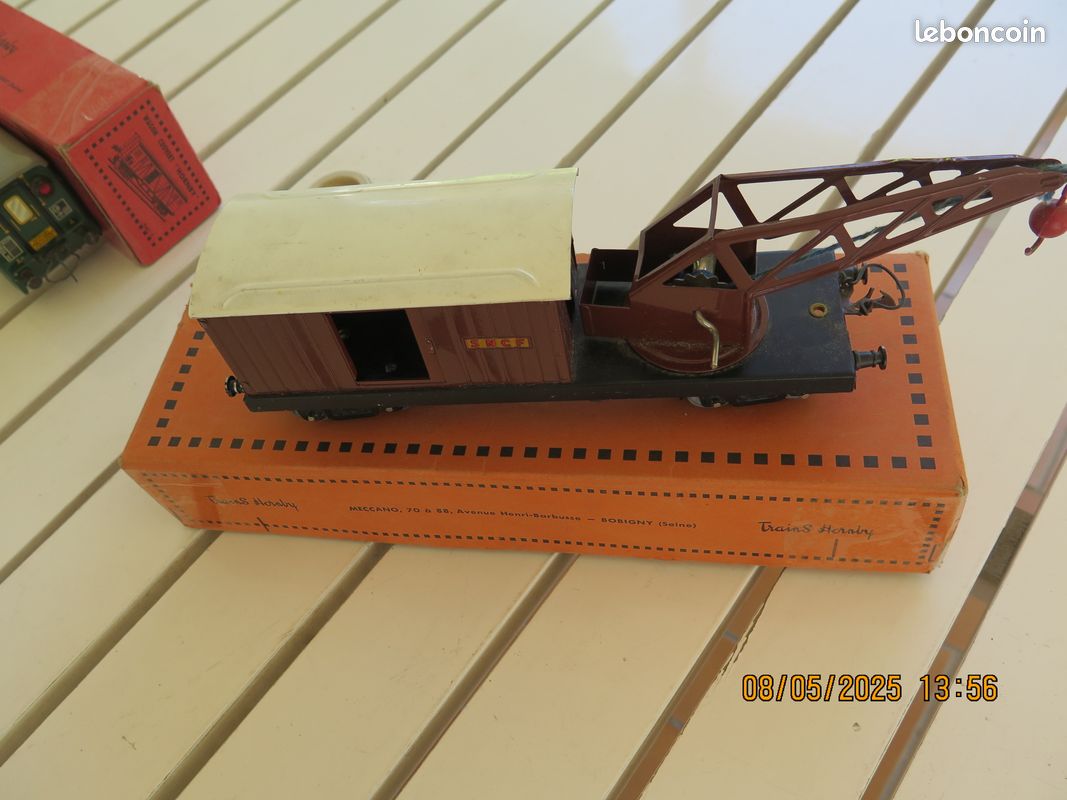 TRAIN SNCF HACHETTE HORNBY WAGON GRUE de secours rouge SCALE O 1/43