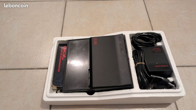 Ordinateur vintage Sinclair ZX81 - Ordinateurs