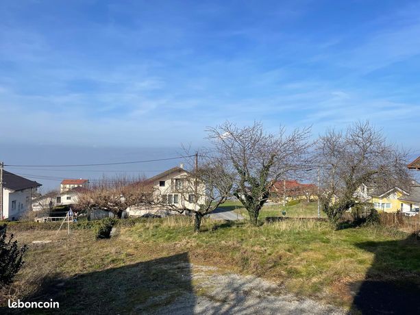 Magnifique terrain plat - vue lac
