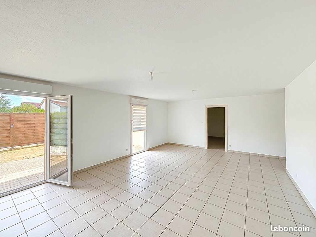 Appartement 3 pièces 83 m² · à Golbey · 83 m² · 820 €