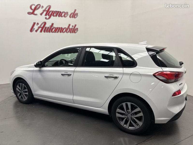 Hyundai I30 1.6 crdi 110 ch Edition 1 / Caméra / GPS / Radar / Climatisation Auto / Ecran / (image 10)