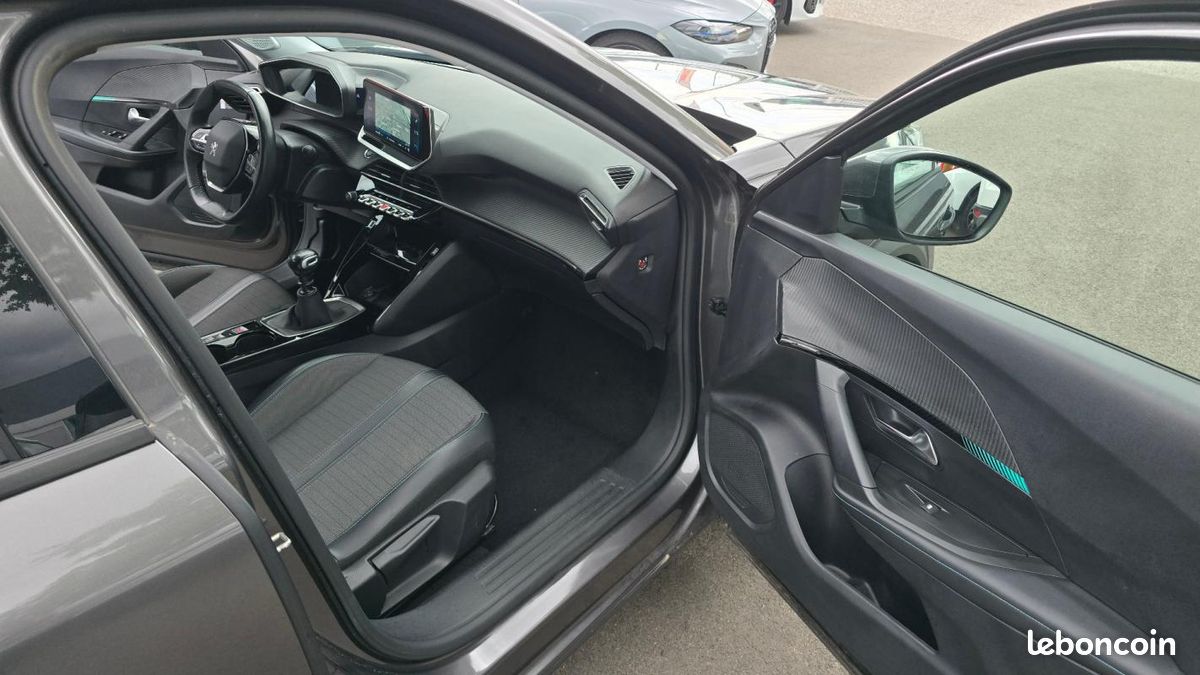 Peugeot 2008 Allure Pack (image 23)