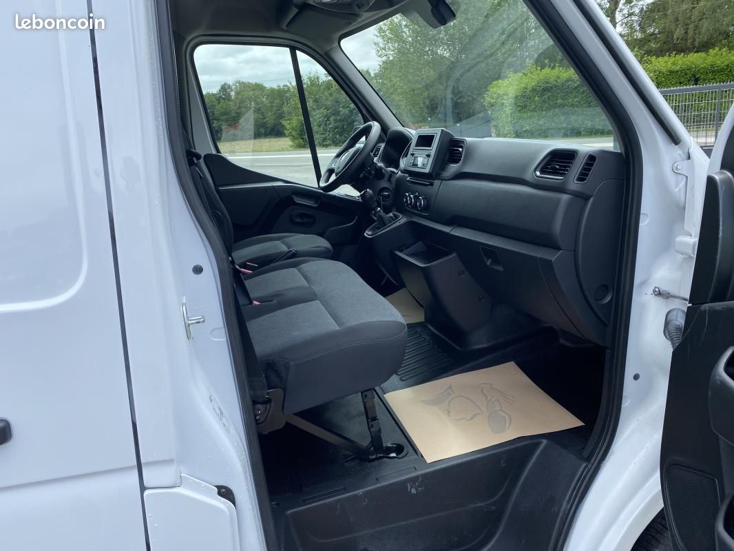 Renault Master III L2H2 BLUE DCI 135 CONFORT (image 13)