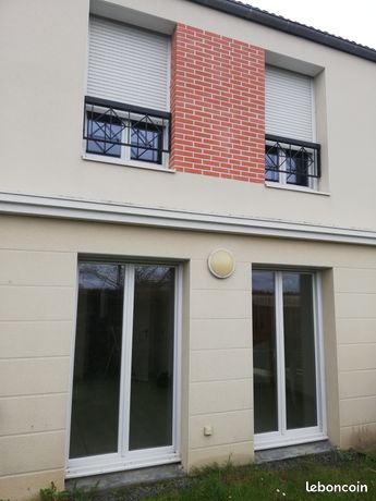Maison récente centre ville T4 - location