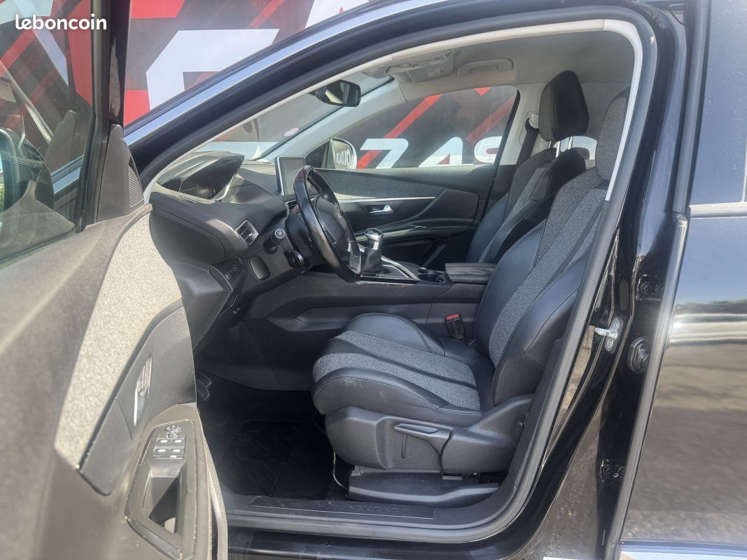 PEUGEOT 3008 II 1.2 Turbo 130 ACCESS 2018 (image 12)