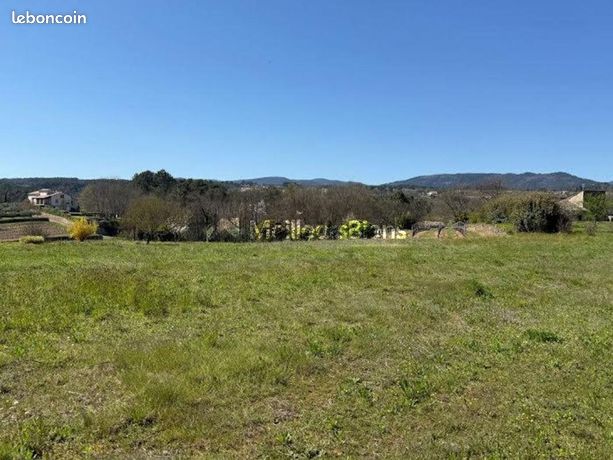 Terrain 715 m² Mombrier