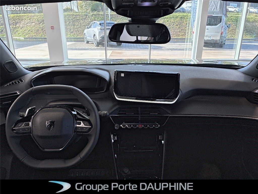 Peugeot 2008 II HYBRID 145 E-DCS6 Allure (image 11)
