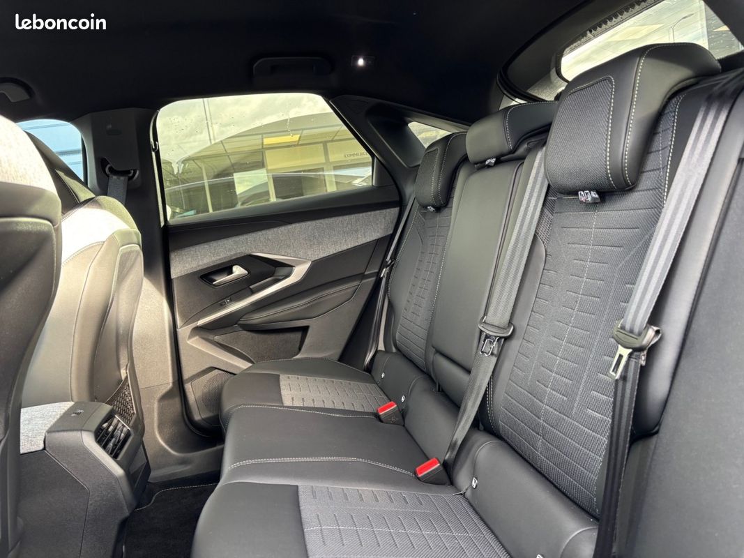 Peugeot 3008 (3) 1.2 HYBRID 145 E-DCS6 GT (image 9)