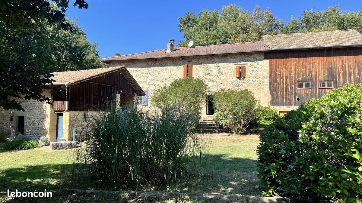 Maison 8 pièces 255 m² · à Saint-Marcellin · 255 m² · 485 000 €