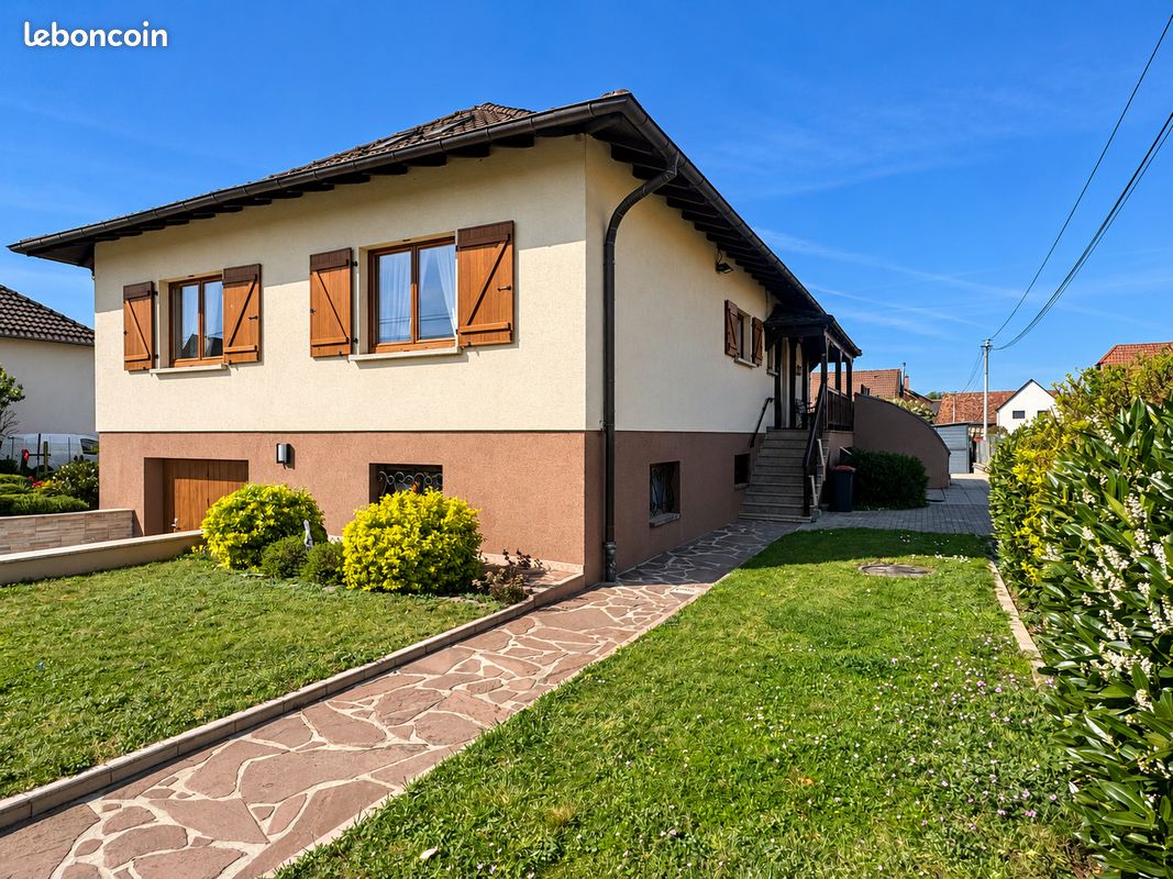 Maison 8 pièces 138 m² · à Sainte-Croix-en-Plaine · 137,8 m² · 460 000 €