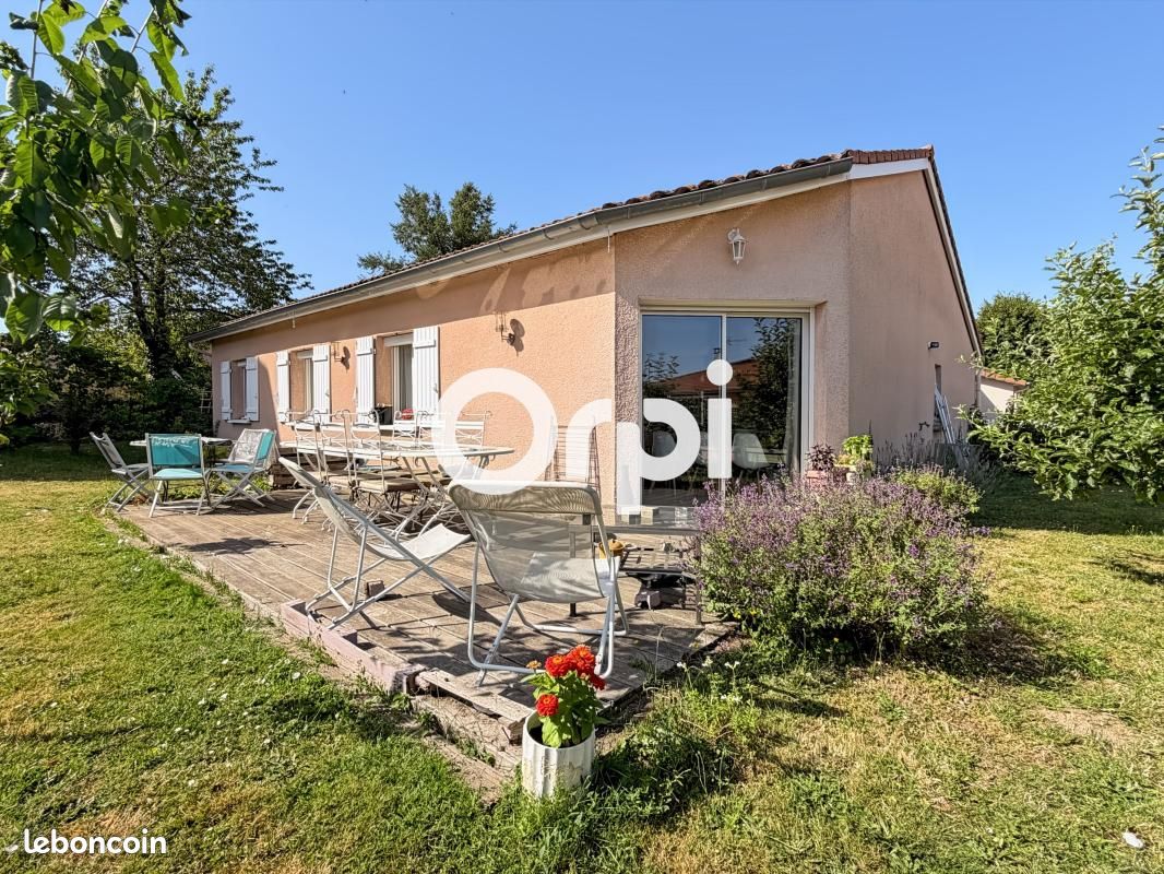 Maison 4 pièces 96 m² · à Chazelles-sur-Lyon · 96 m² · 355 000 €