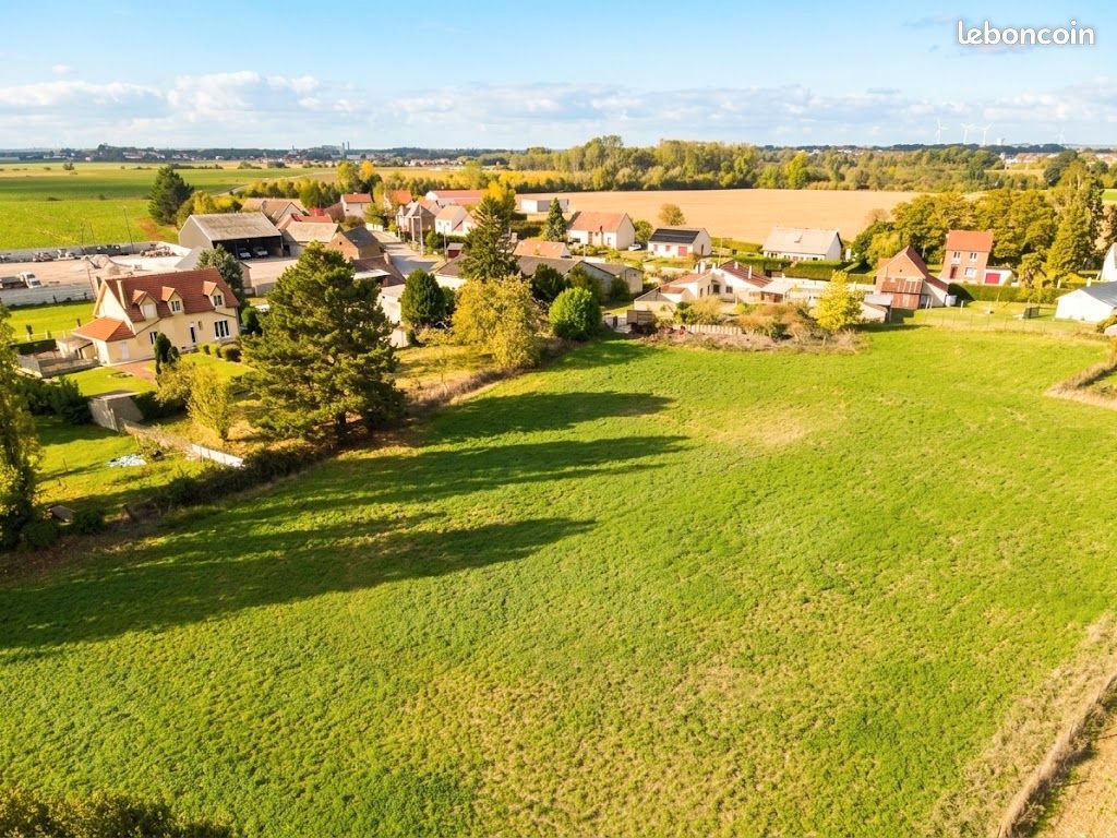 Terrain 7621 m² · à Brouchy · 10 000 €
