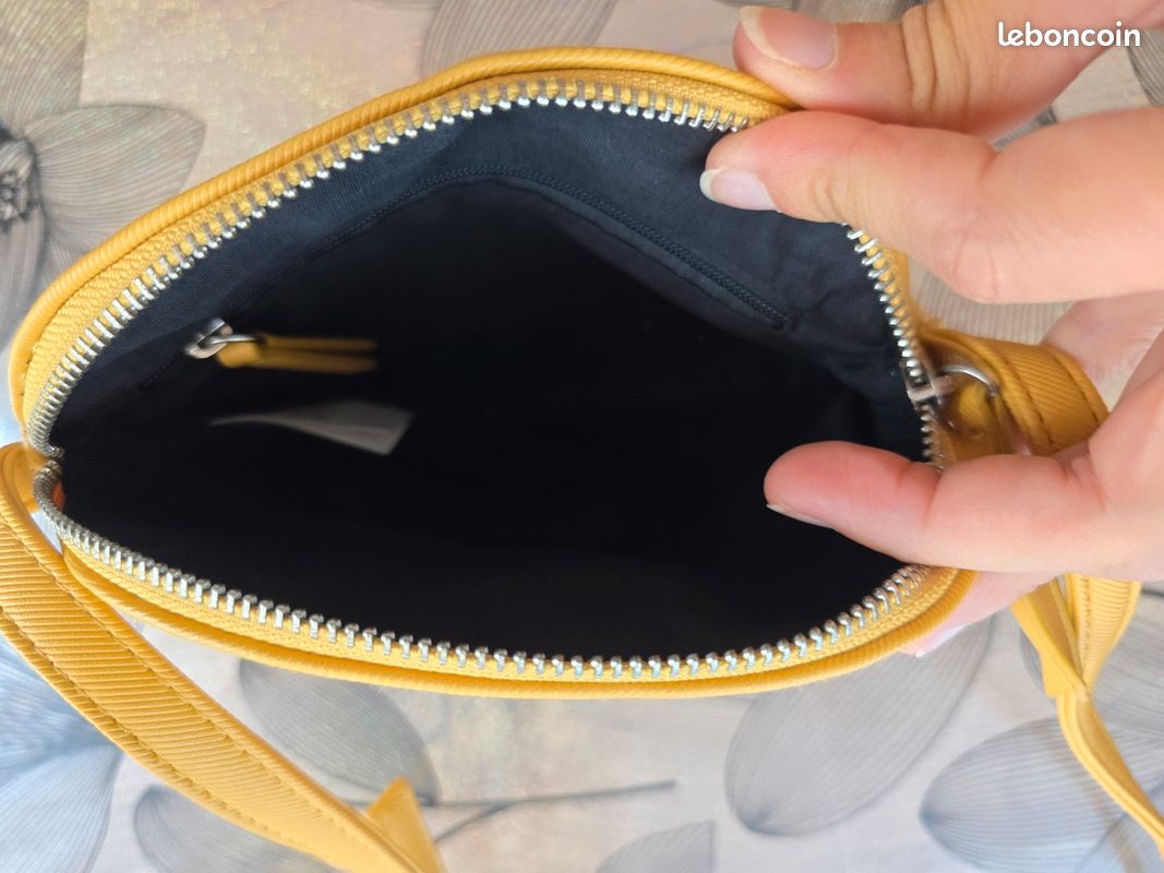 Sac a main tiffosi casi neuf jaune 10 euro (image 6)