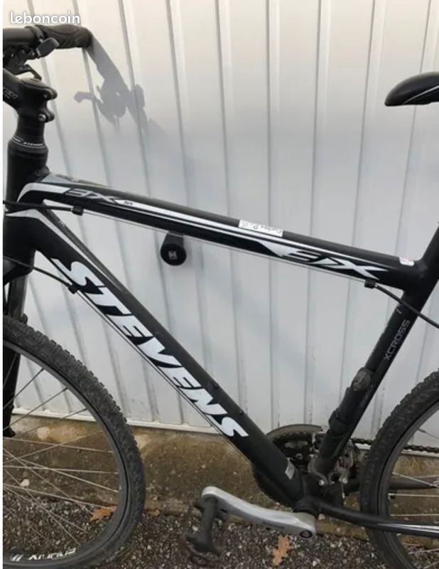 Vélo de marque Stevens (image 8)