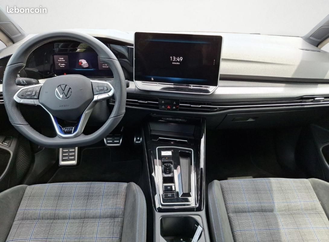 Volkswagen Golf GTE 272 BLACK STYLE (20KW) HYBRIDE RECHARGEABLE / CAMÉRA 360° AFF TETE HAUTE REGU... (image 11)
