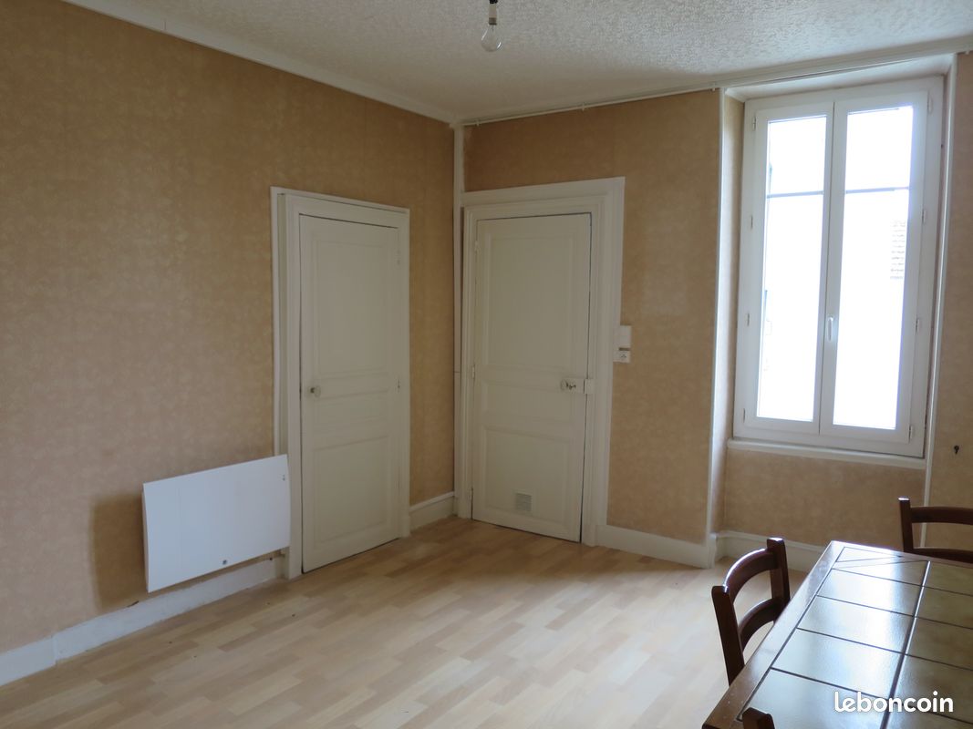 Appartement 4 pièces 48 m² · à Montluçon · 48 m² · 480 €