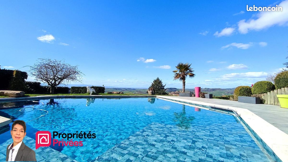 Maison 7 pièces 185 m² · à Thizy-les-Bourgs · 185 m² · 369 000 €