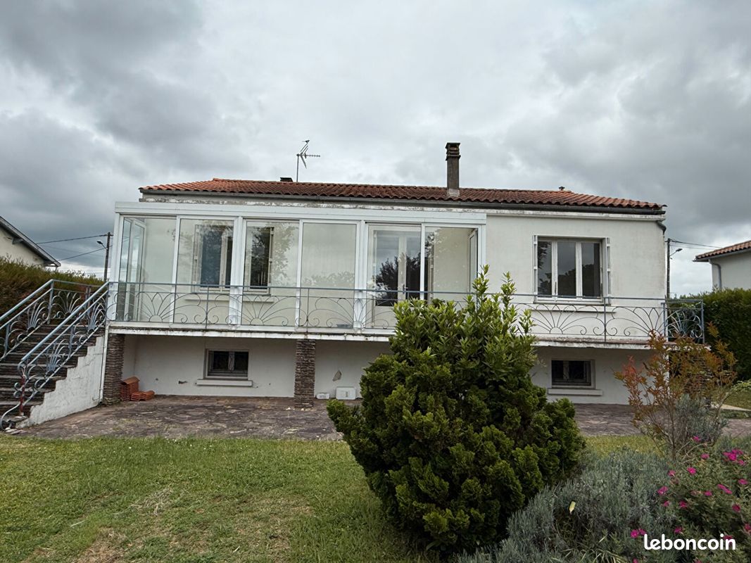 Maison 5 pièces 137 m² · à Surgères · 137 m² · 186 000 €