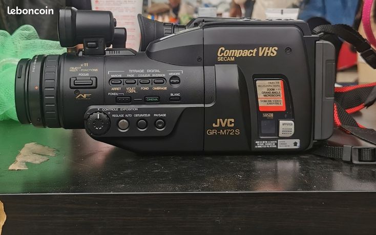 JVC GR-M72S Caméscope VHS-C - Pour Pièces Détachées (Ne Fonctionne Pas)