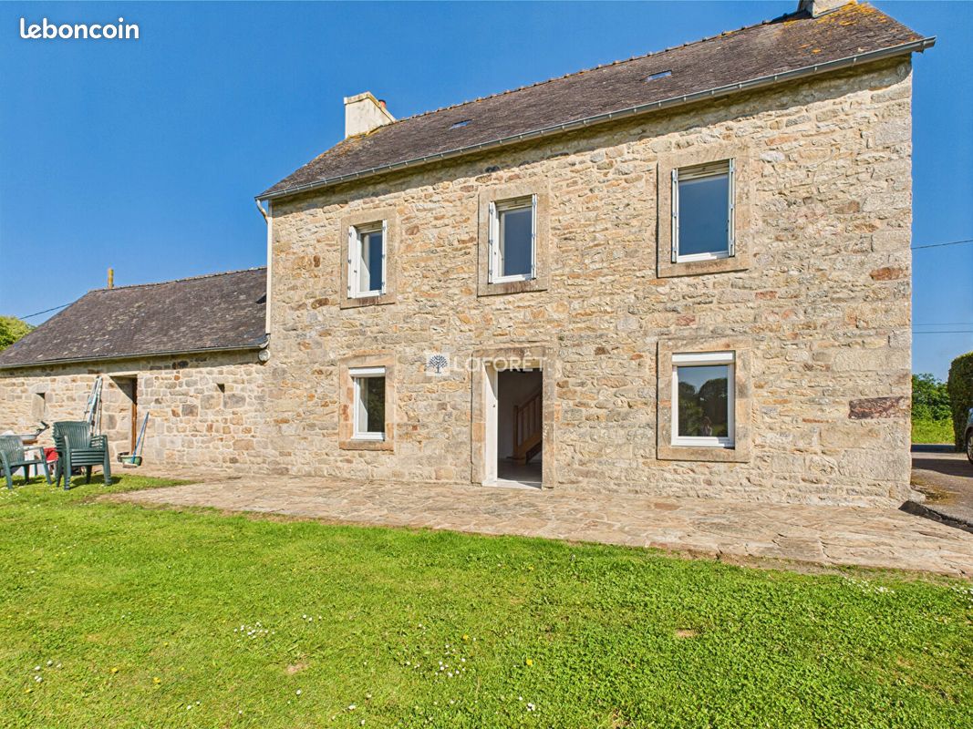Maison 5 pièces 108 m² · à Trégourez · 108 m² · 950 €/mois