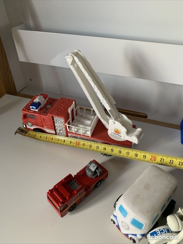 Lot de voitures : pompier Police Moto Hot wheels (image 5)