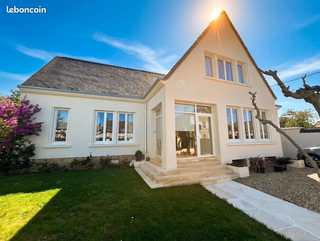Maison 8 pièces 205 m² · à Châtellerault · 205 m² · 544 000 €