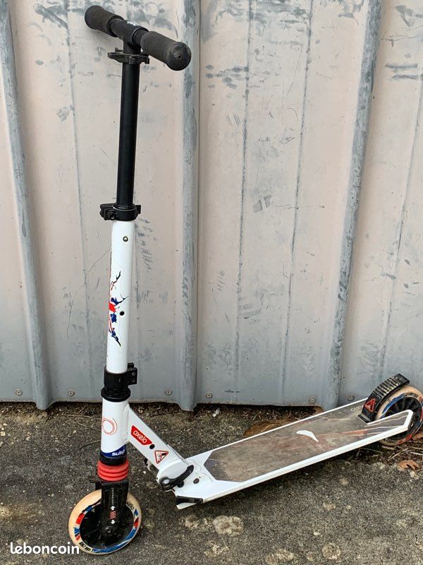 Trottinette pliable pour enfant (image 1)