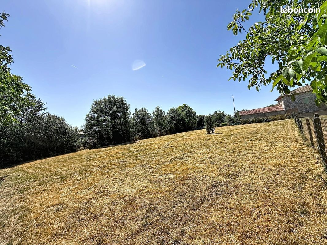 Terrain 2400 m² · au Cuing · 2 400 m² · 35 000 €