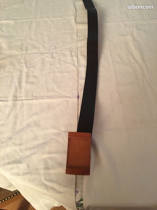 Ceinture cuir marron. Boucle en bois (image 2)