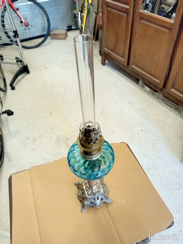 Lampe à pétrole (image 1)