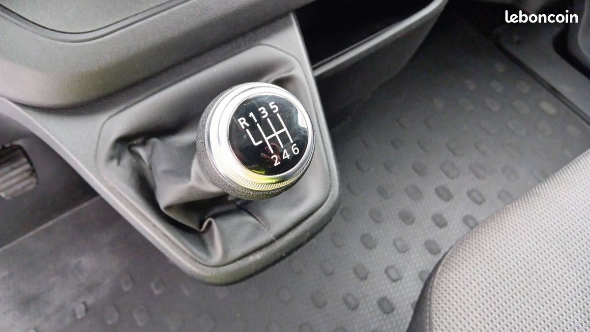 Renault trafic fgn l1h1 3000 kg blue dci 130 (image 16)