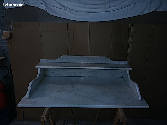 Table de toilette en marbre (image 3)