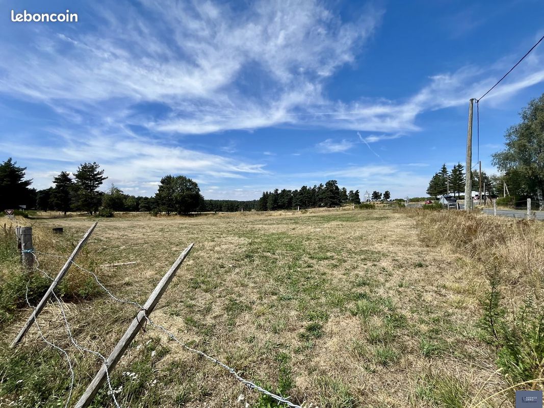 Terrain 2659 m² Peyre en Aubrac · 30 000 €