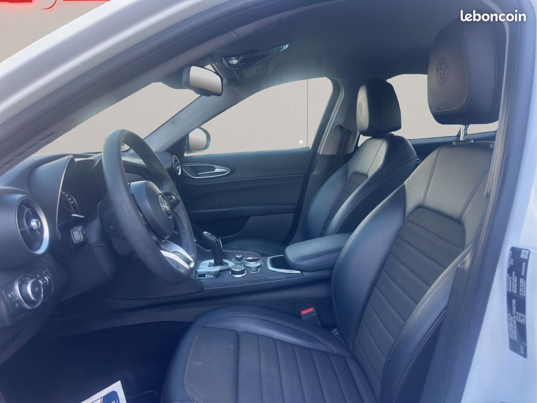 ALFA ROMEO GIULIA MY20 2.2 160 ch AT8 Super (image 9)