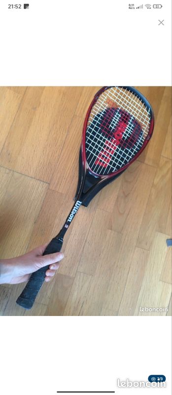 Raquette de squash WILSON Sting en excellent état avec housse