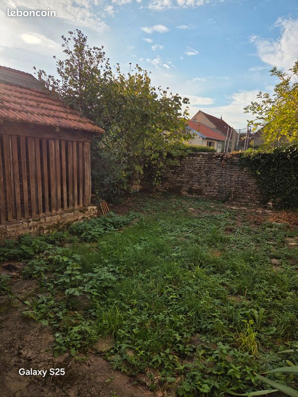 Maison 5 pièces 130 m² · à Gy · 130 m² · 730 €/mois