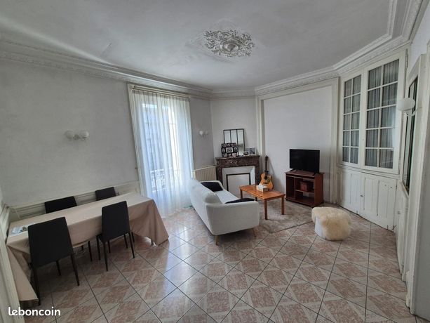 A vendre un T2 de 56 m2, centre Evian