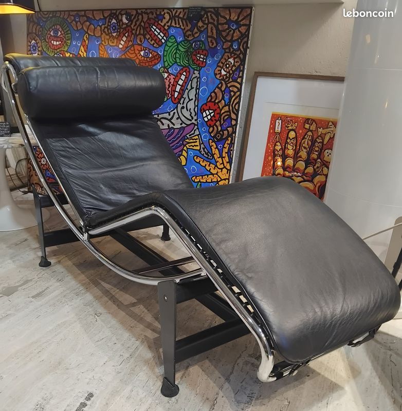 Chaise longue LC4 Le Corbusier en cuir noir (image 1)
