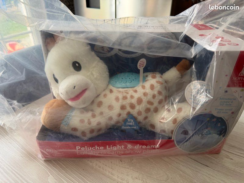 Peluche musicale Sophie le girafe neuve (image 1)