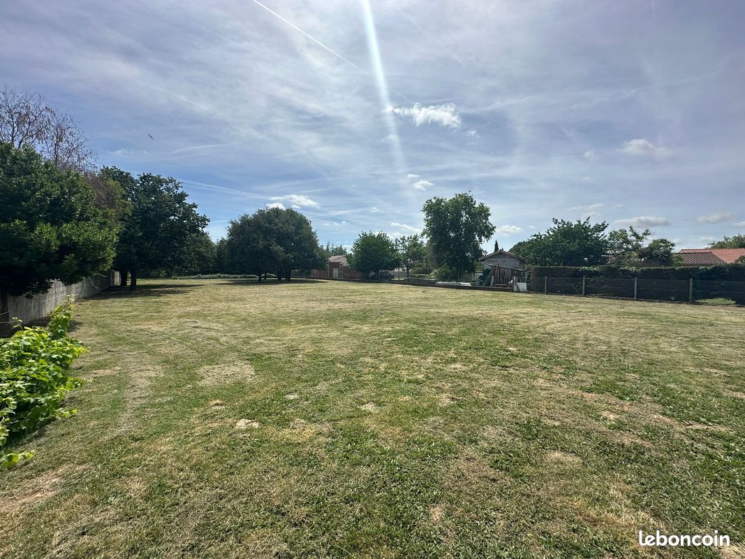 Terrain 1289 m² · à Muret · 1 289 m² · 121 000 €