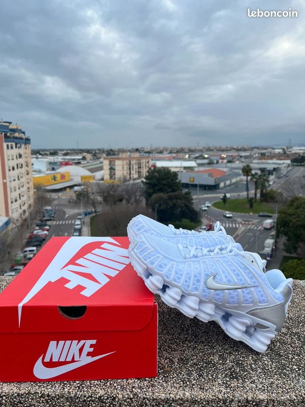 Chaussure Nike Shox T/L Blanc (image 2)