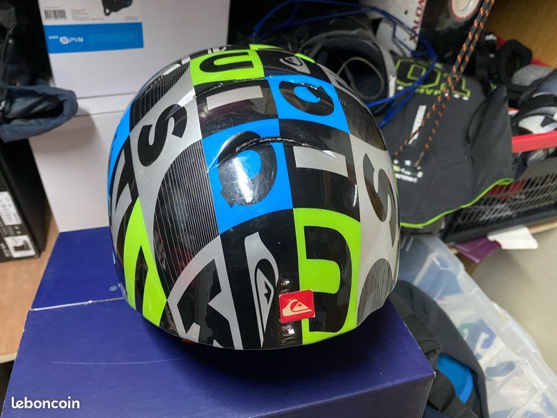 Casque de ski enfant QuickSilver the games 52 cm Superbe casque QuickSilver pour le ski et la luge. Taille 52cm réglable et ajustable avec molette rotative. Superbe deco (image 6)