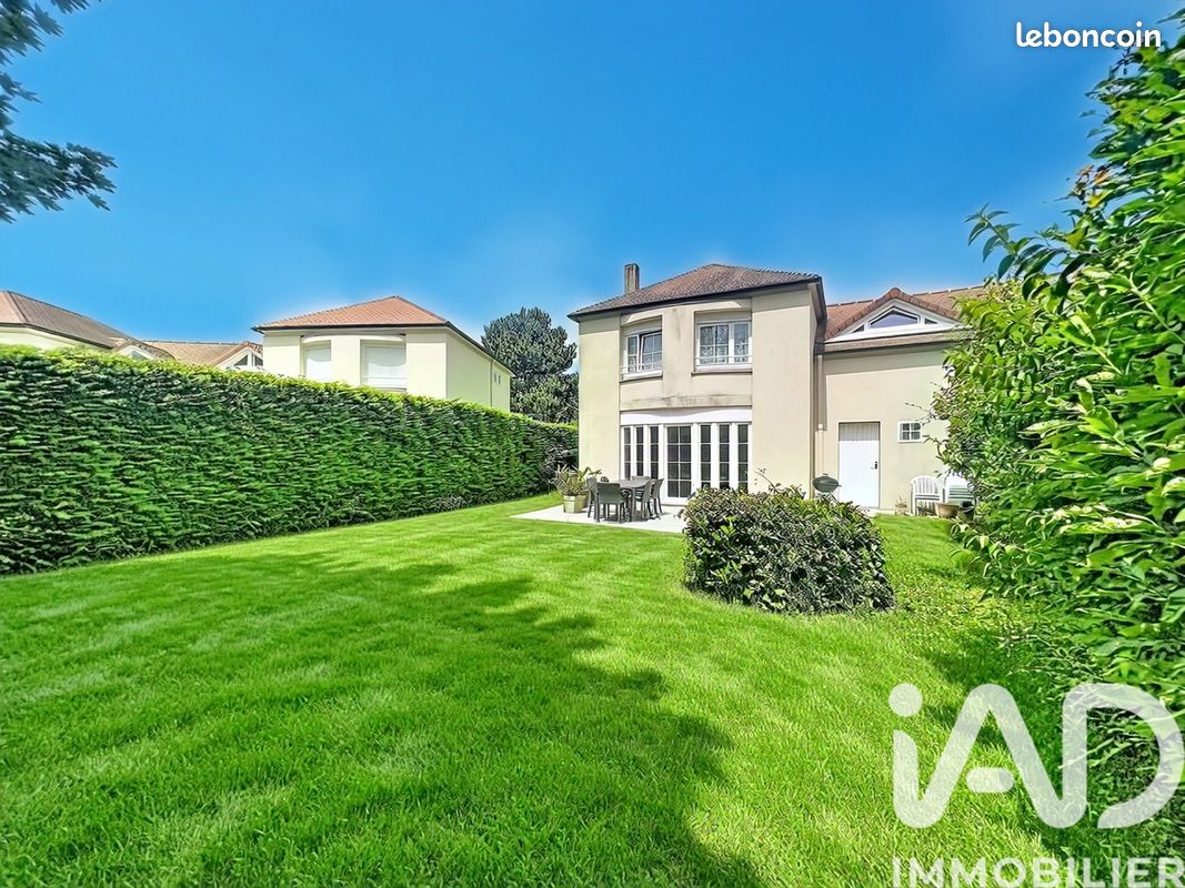 Maison 5 pièces 105 m² · à Bussy-Saint-Georges · 105 m² · 518 988 €