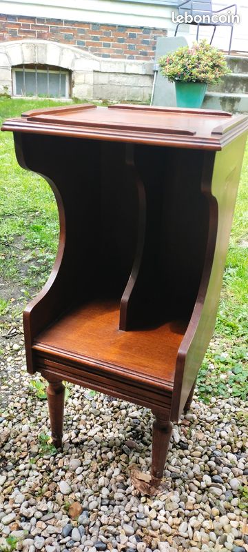 Jolie table porte revues vintage en bois (image 2)