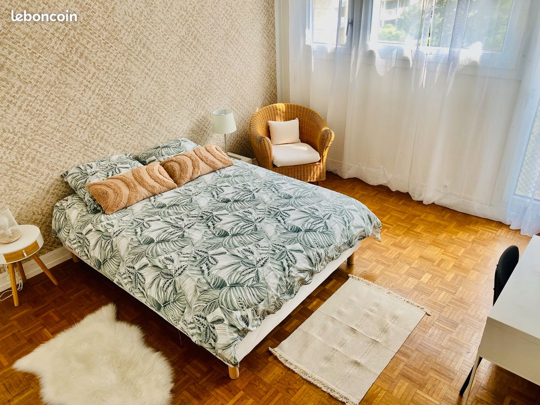 Appartement 5 pièces 104 m² · à Massy · 104 m² · 650 €