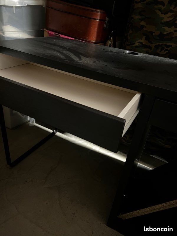 Bureau (image 2)