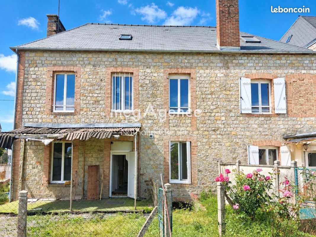 Maison 12 pièces 172 m² · à Rives d'Andaine · 172 m² · 108 000 €