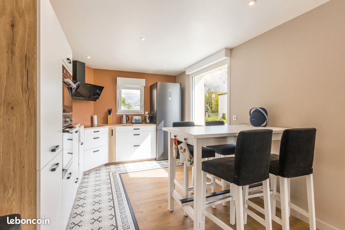 Maison 6 pièces 140 m² · à Guéron · 140 m² · 1 450 €/mois