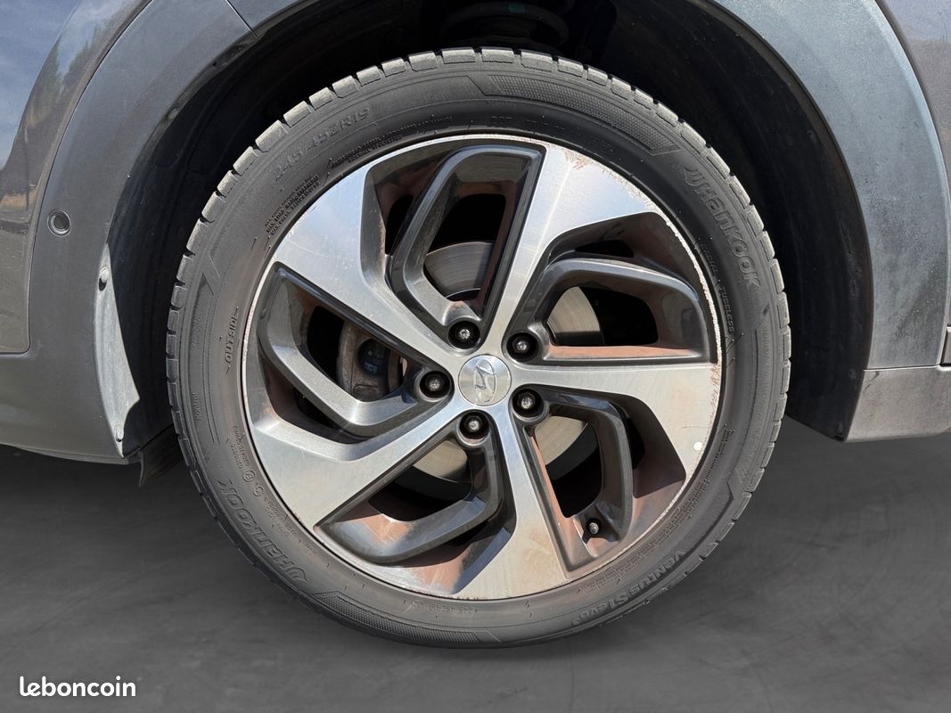 HYUNDAI TUCSON 1.7 CRDi 141 2WD DCT-7 Executive - GARANTIE 12MOIS - TOIT OUVRANT - CAMERA DE RECUL - SIEGES VENTILE (image 24)