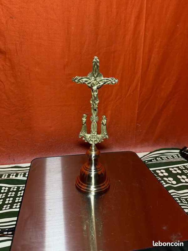 Ancien Crucifix d'Autel en Laiton / Bronze - Style Baroque avec Anges (image 5)